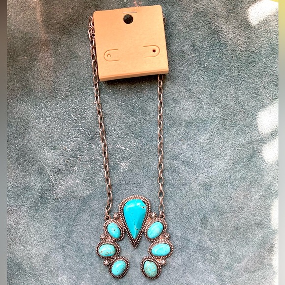 Faux Turquoise Squash necklace - Picture 4 of 4